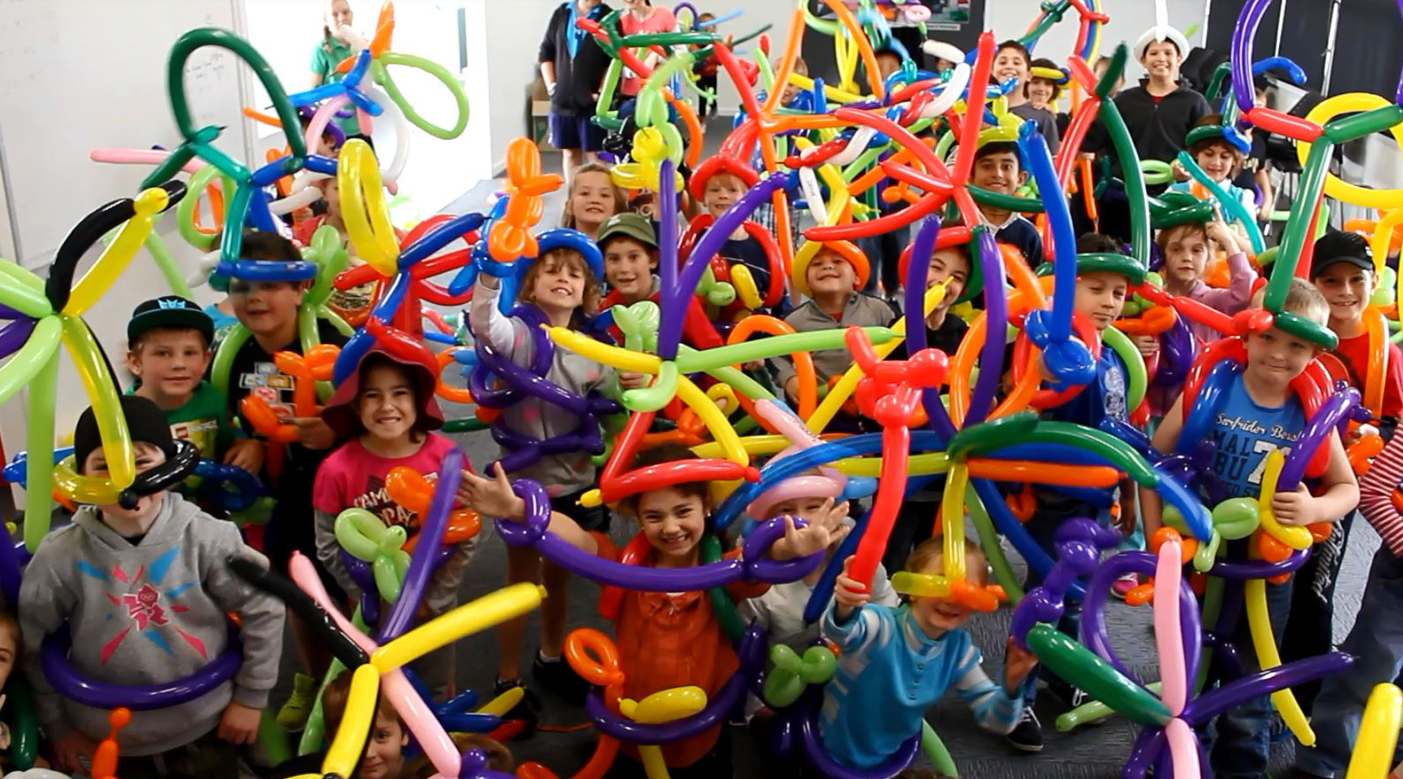 kids at a balloon workshop